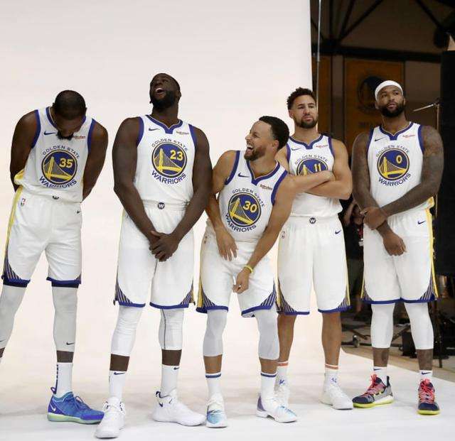 张艺谋的艺术成就,终身成就艺术家张艺谋