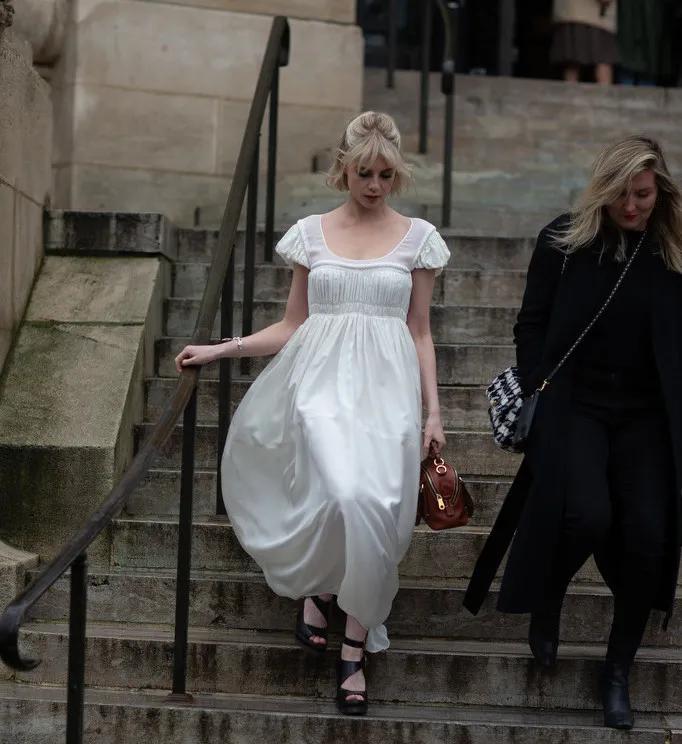 矮个子穿娃娃裙,穿娃娃裙适合扎的发型