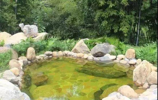 「冬来临·醉温泉」新装怡情谷主楼高级房，早晚2餐+泡38个温泉池