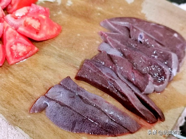 怎么煮猪肝才不缩水,怎么煮猪肝软不硬好吃