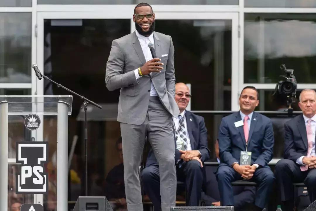 逛lv奢侈品店,第一次去lv专卖店怎么穿