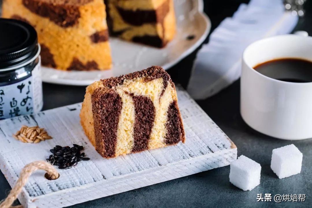 简单蛋糕做法不用牛奶和低筋面粉,1斤面粉加多少鸡蛋和牛奶做蛋糕