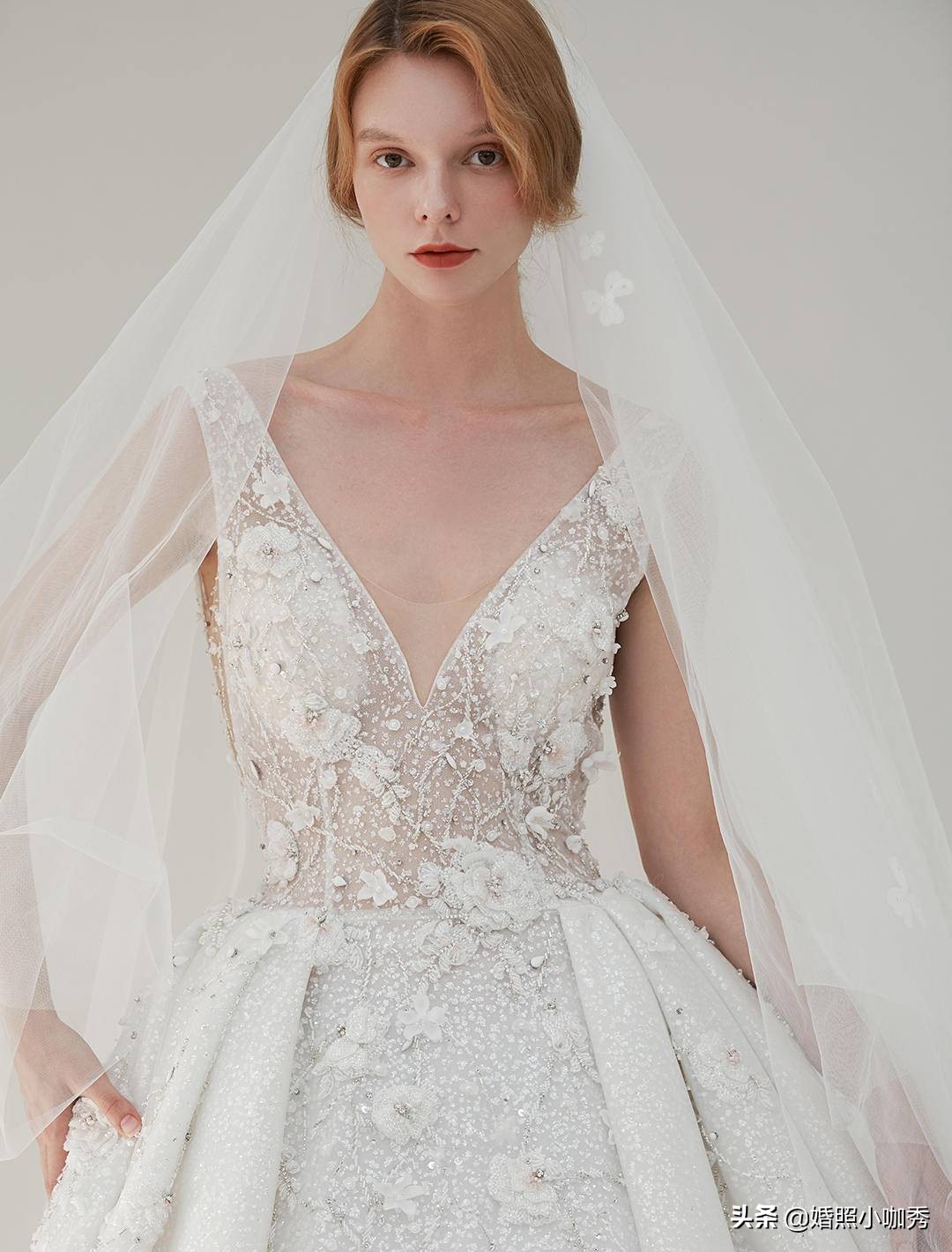 蓝色婚纱仙气梦幻简约,海边高级感婚纱推荐