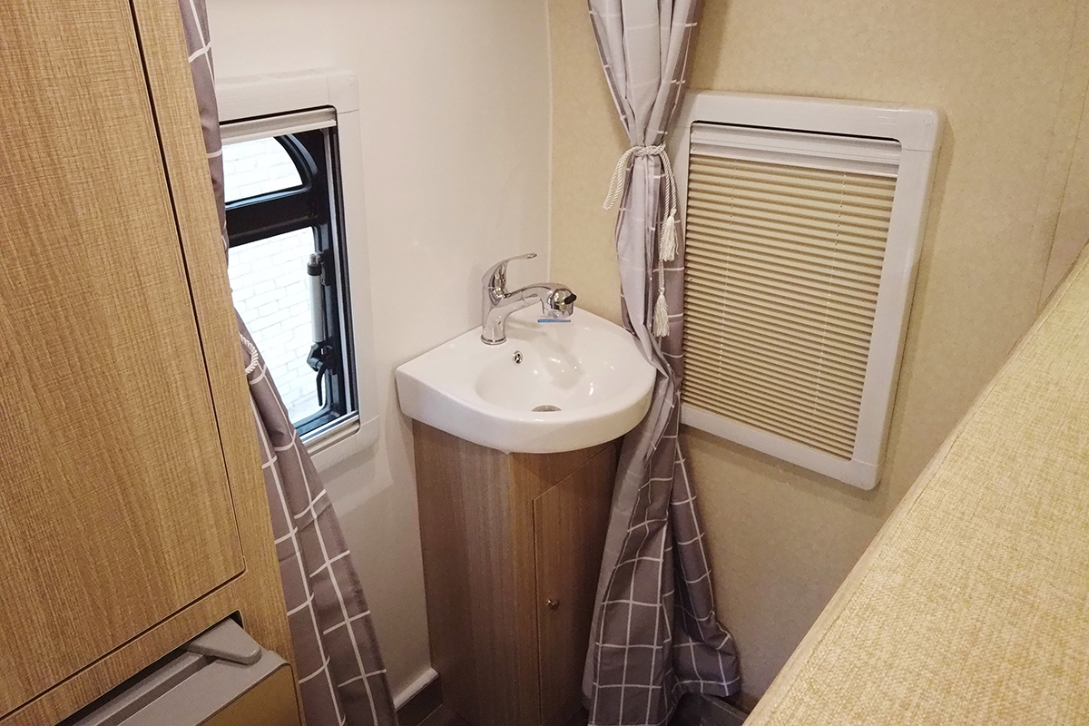 C型福田祥菱新飞房车介绍,新飞祥菱经典六座版房车怎么样