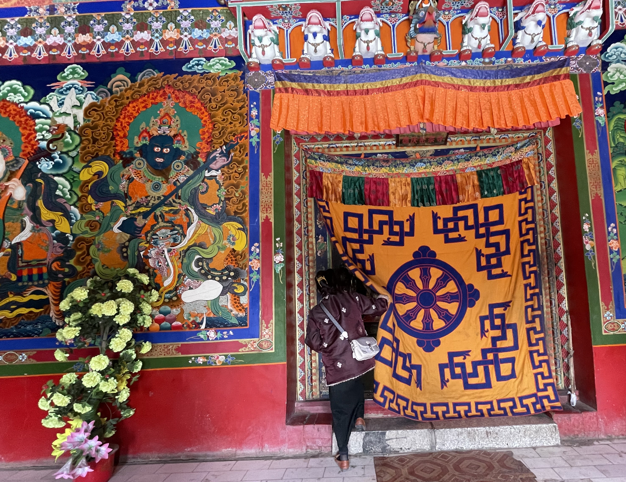 拉萨步行朝拜攻略详细,拉萨旅游必游寺院