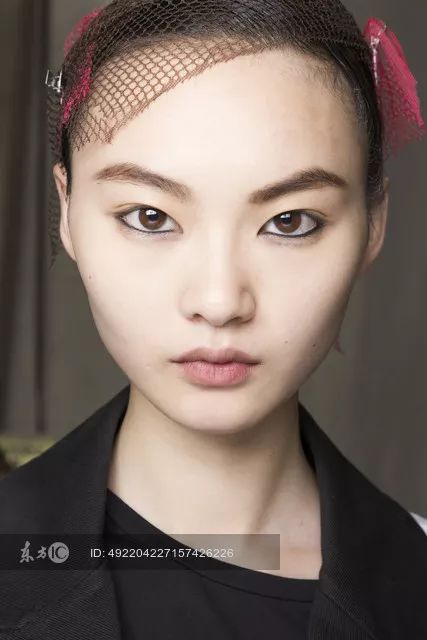 鞠婧祎李艺彤honey舞台,鞠婧祎港风复古妆容