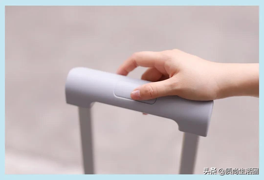 行李箱测评丨网易X选拉杆易卡阻,109元的喜朗顿侧提把不耐用