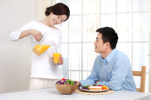 老婆不会煮饭了怎么办,老婆不会煮饭歌曲原唱