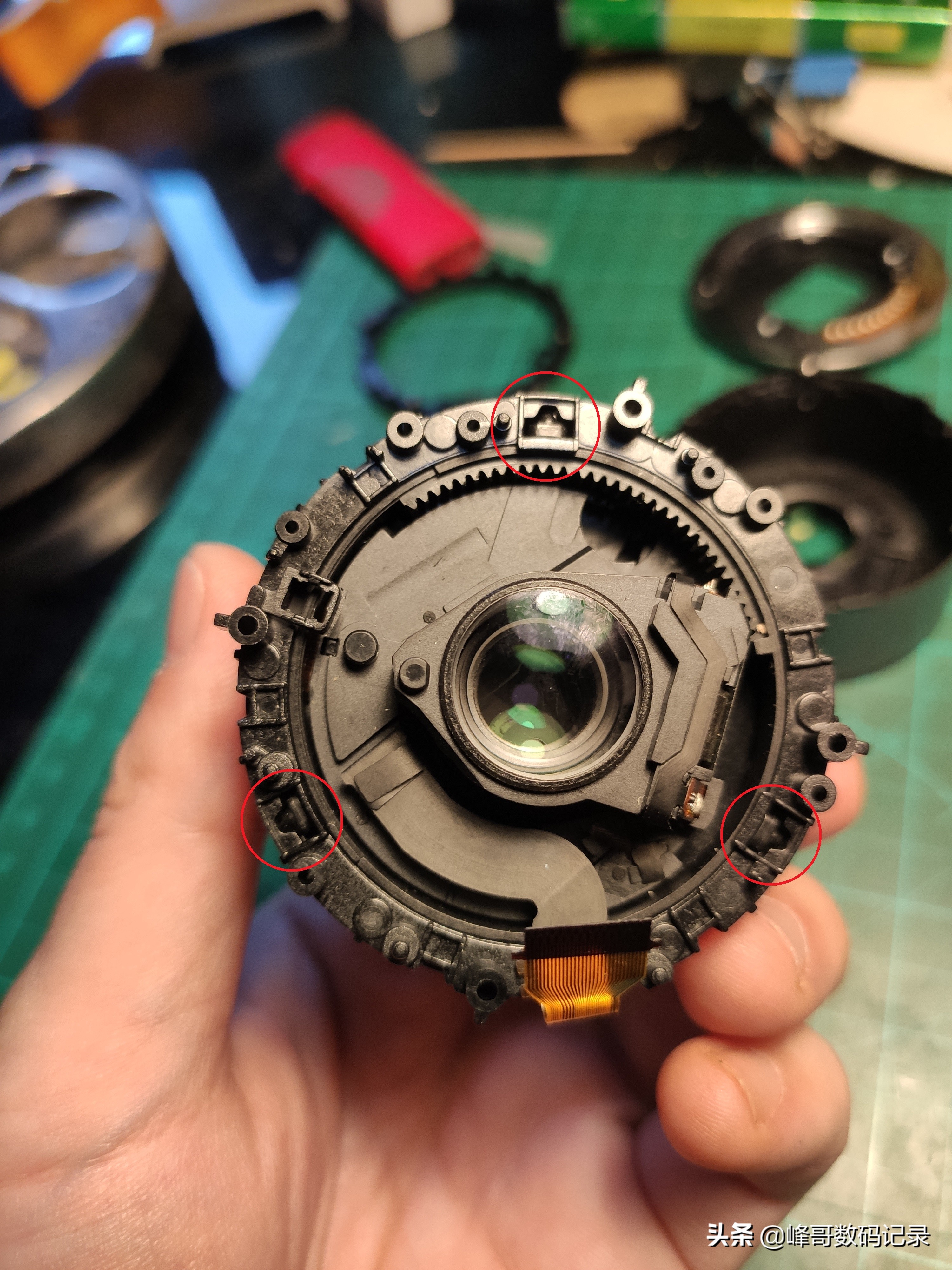 索尼16-50镜头前镜片拆卸,sony16-50镜头拆解图片