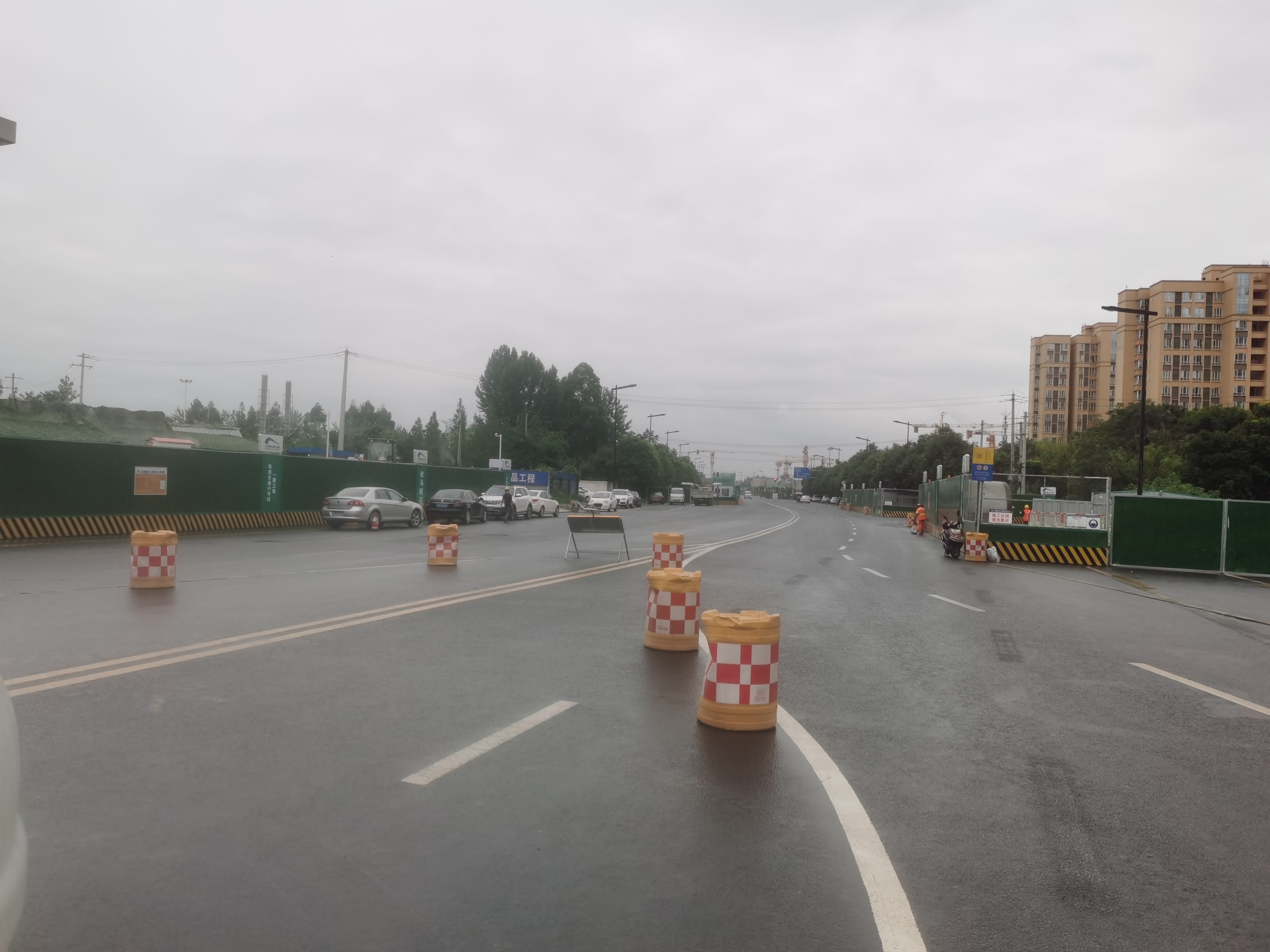 修了十年还没有打通的隧道,修了三年没把一条路修好