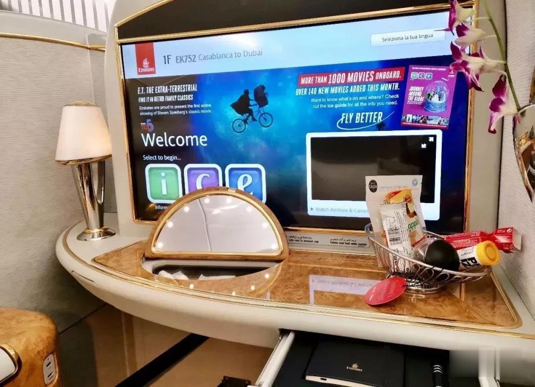 外航空乘制服top10 (外航红色制服)