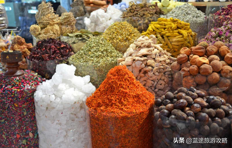 在迪拜奢华的购物中旅游和玩抖音,在迪拜购物是什么体验