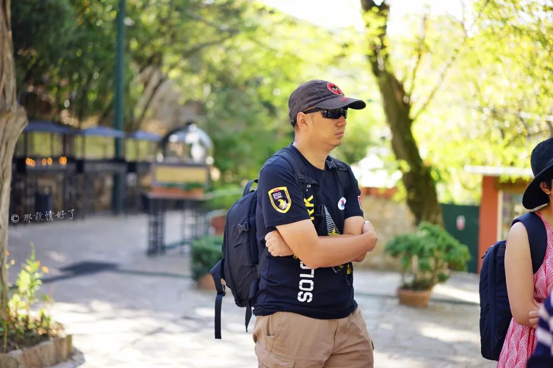 据说塞尔丘克的山坡上的许愿墙很灵验,好多土耳其人来此许愿