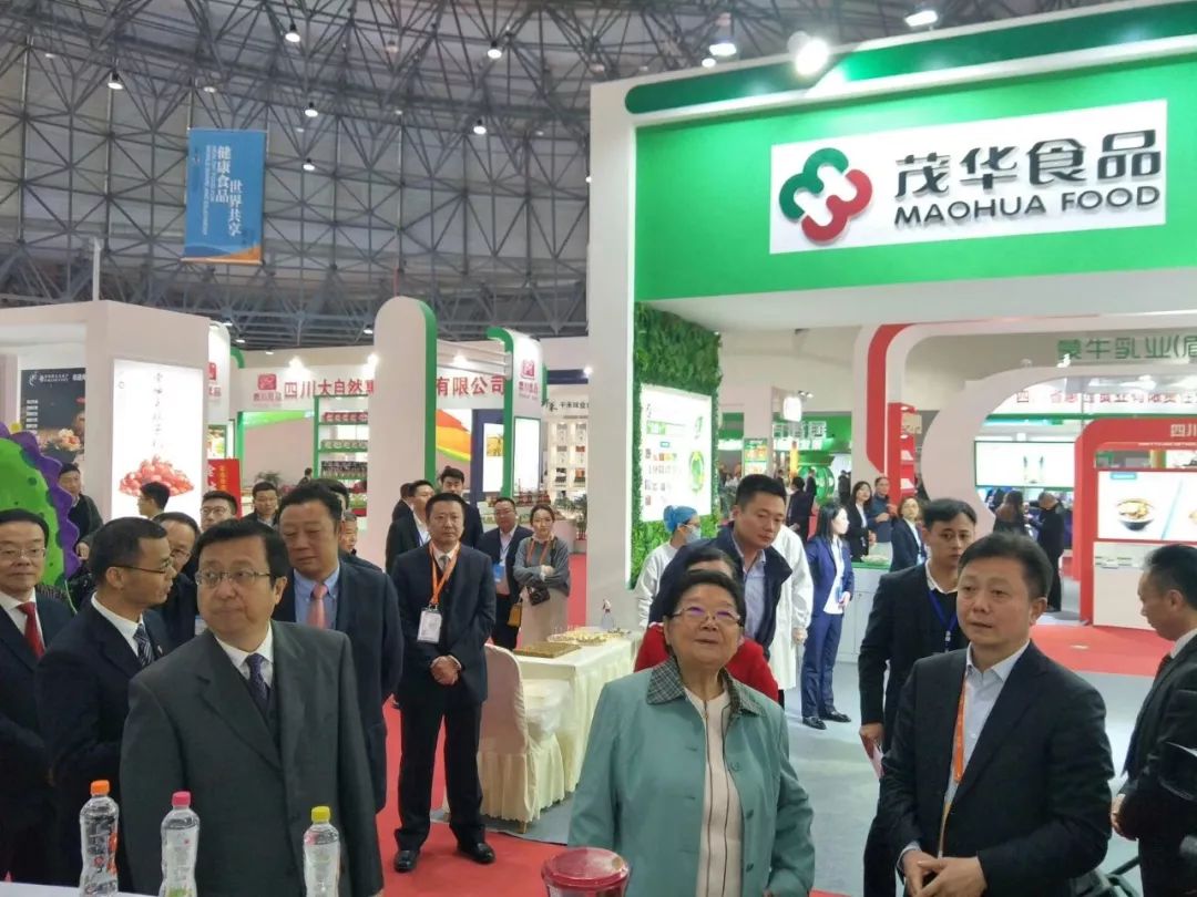 一泡而红!四川这座小城已火向全球,今天万人齐聚!