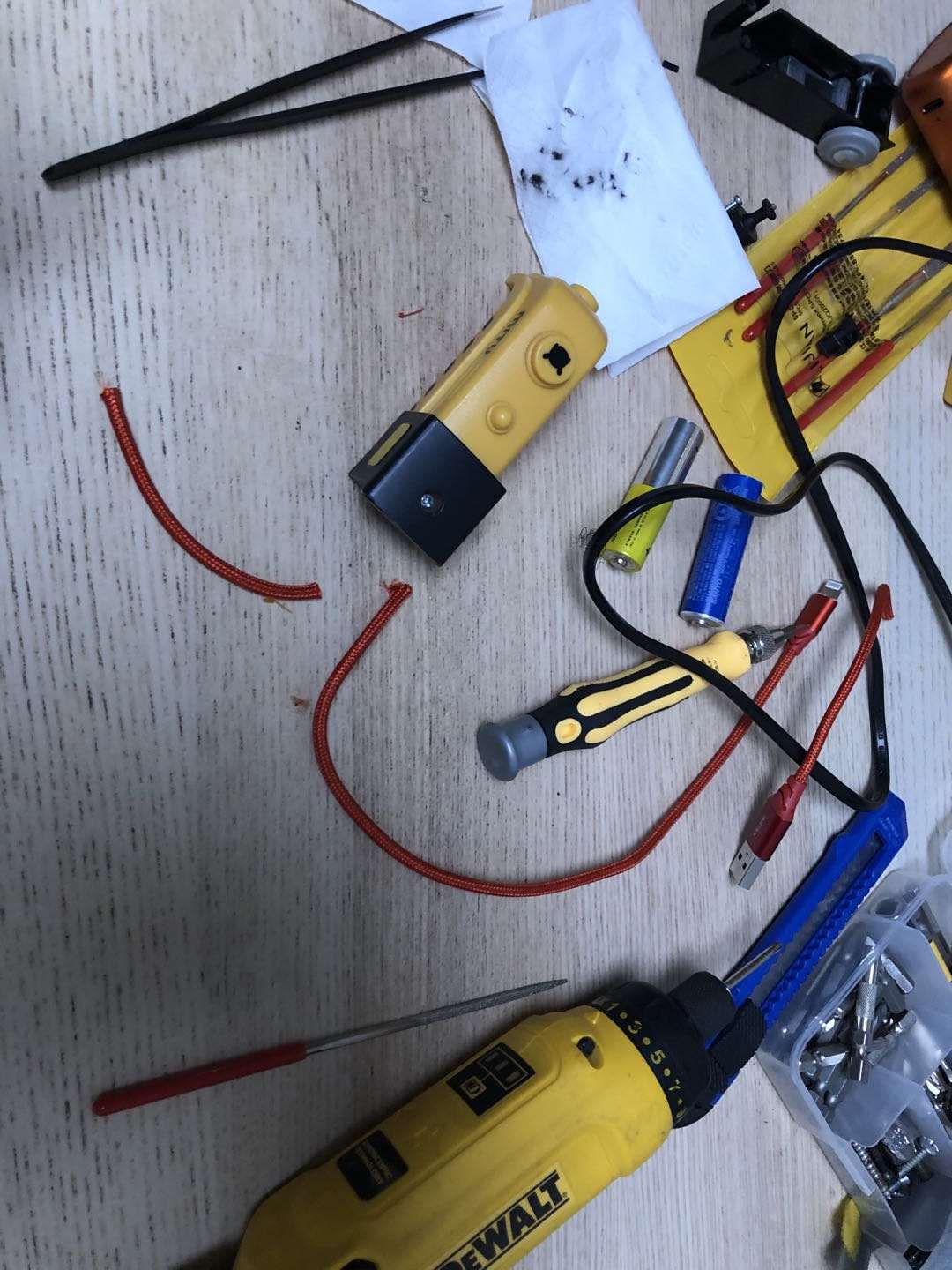 米兔维修螺丝刀,米兔轨道火车头维修