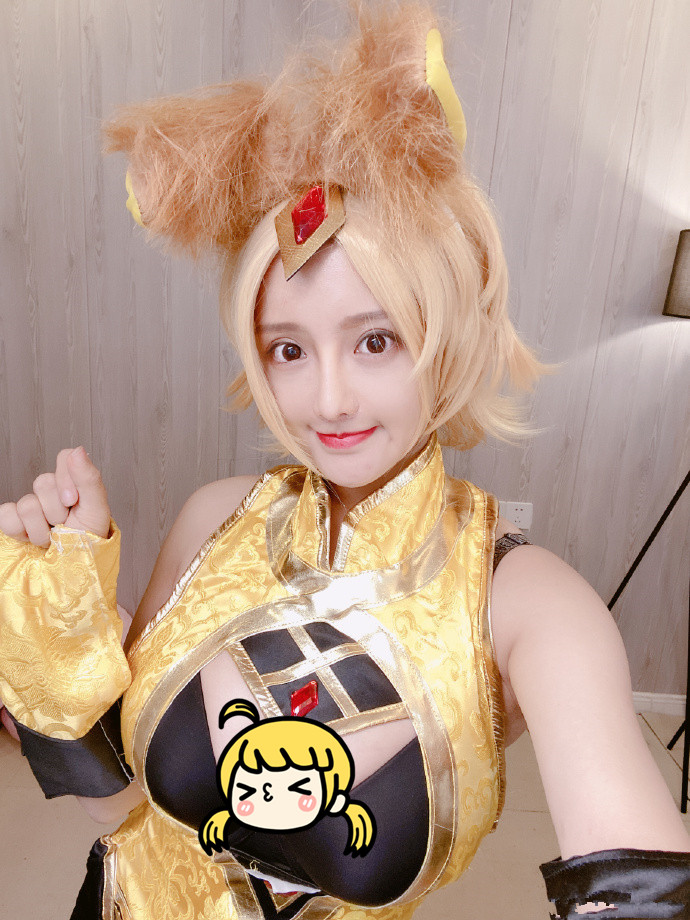 古阿扎蜘蛛侠战衣,古阿扎穿蜘蛛侠衣服过程