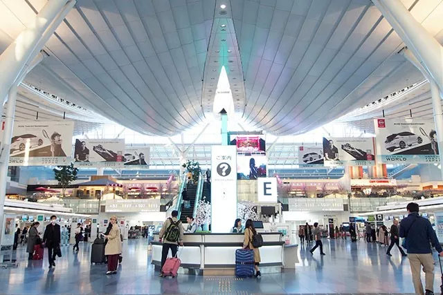 前面航班延误赶不上怎么办,第一班飞机晚点赶不上转机怎么办