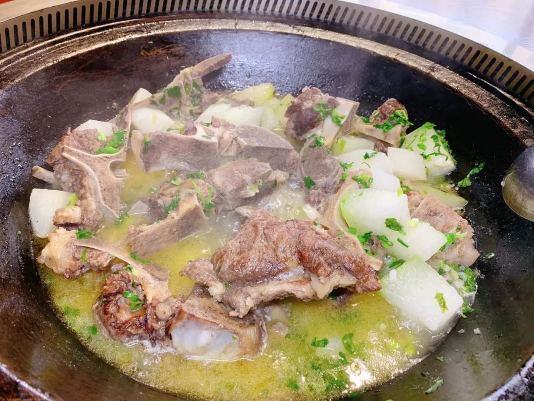 东北纯正灶台铁锅,正宗东北柴火铁锅