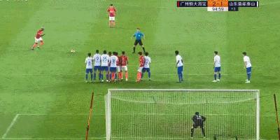 新晋“天体之王”!三年前22岁的他早已任意球攻破世界第一门神