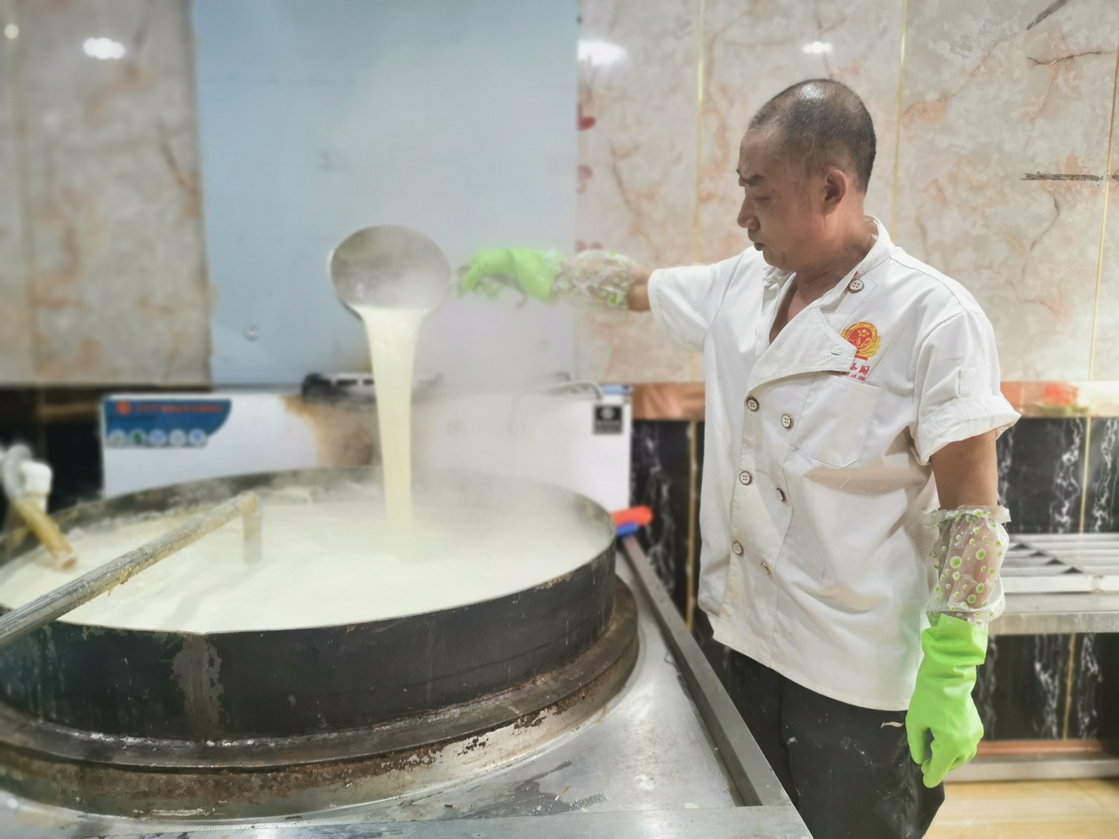 实拍银川一家生意兴隆的榆林豆腐店