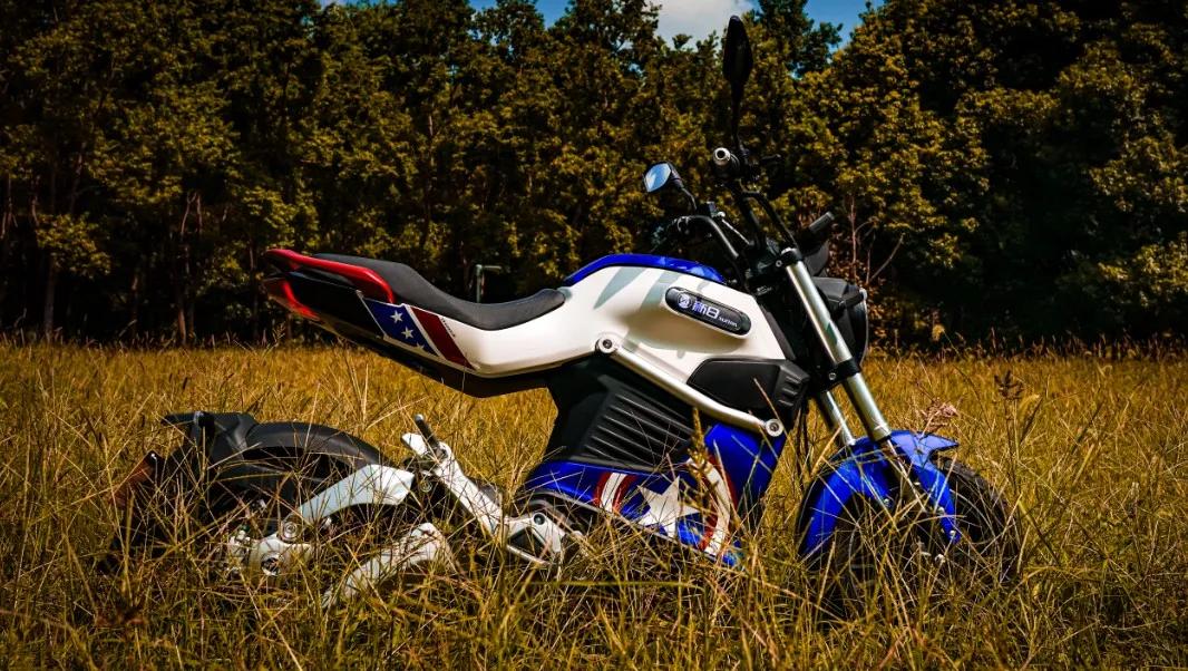 黑科技的电摩MIKUSuper:汽车级锂电双芯双动力指纹解锁