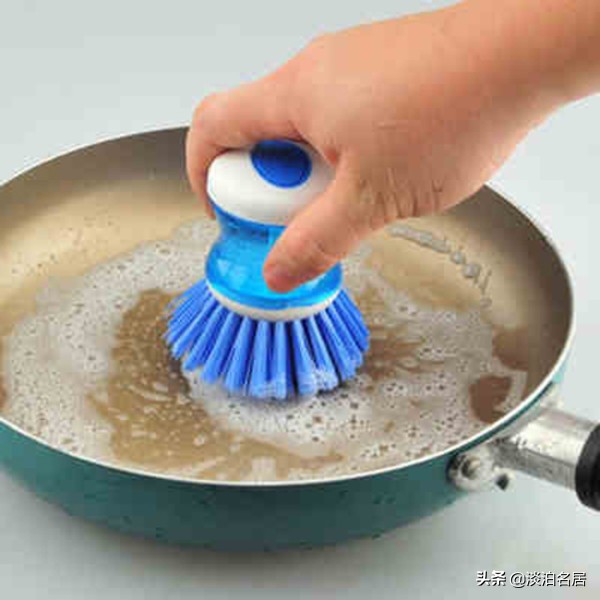 洗洁精越稠越好？才不是呢，它的去污能力是由活性剂含量决定的