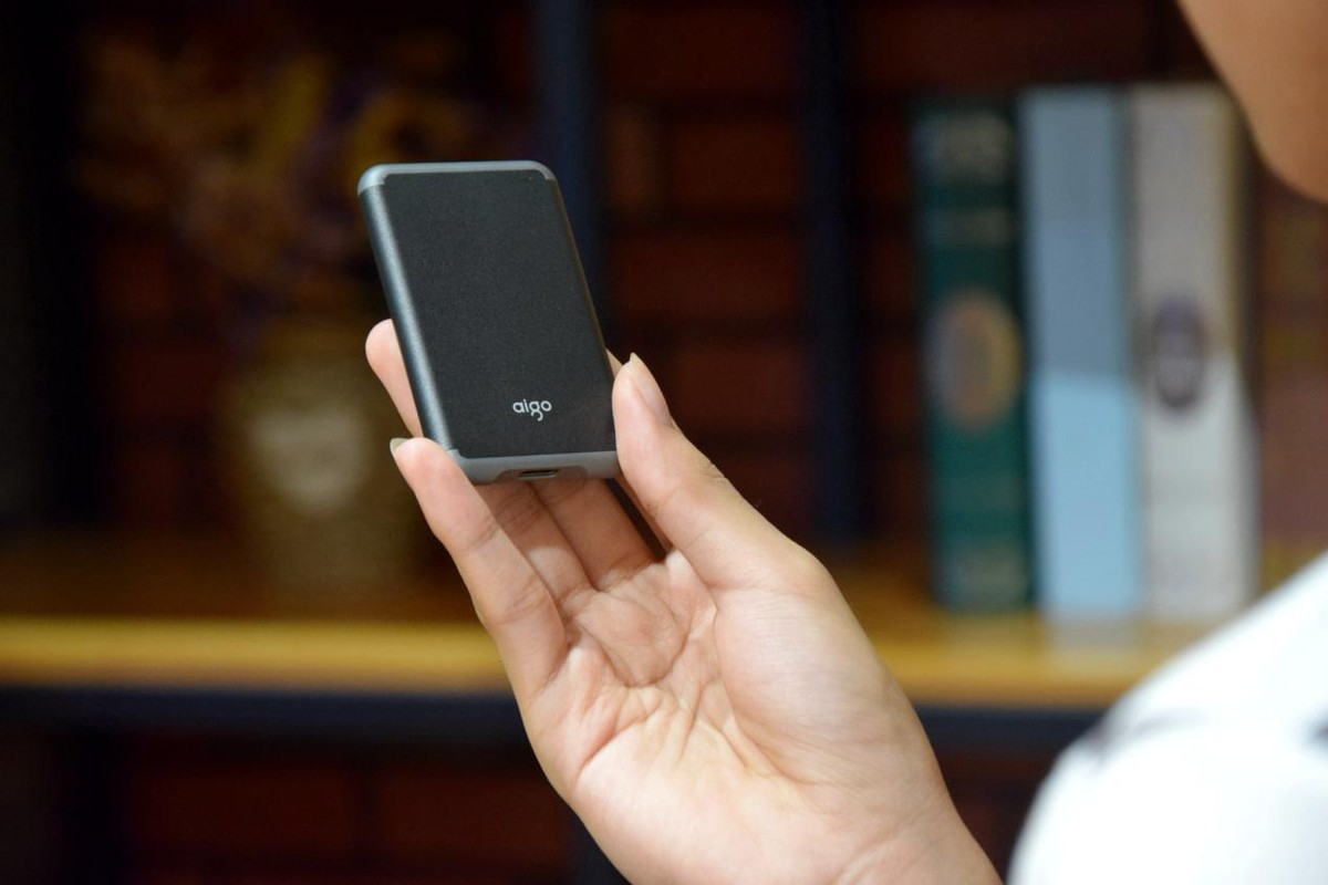 薄如iPhone7小似火柴盒,大容量高速传输不掉速,爱国者S7Pro体验