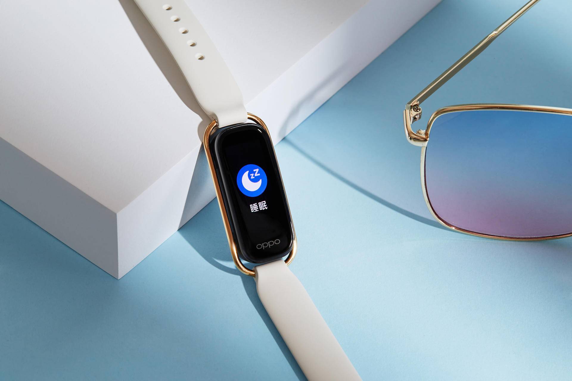 小米手环跟oppo手环哪个值得入手,小米手环oppowatch谁更值得买