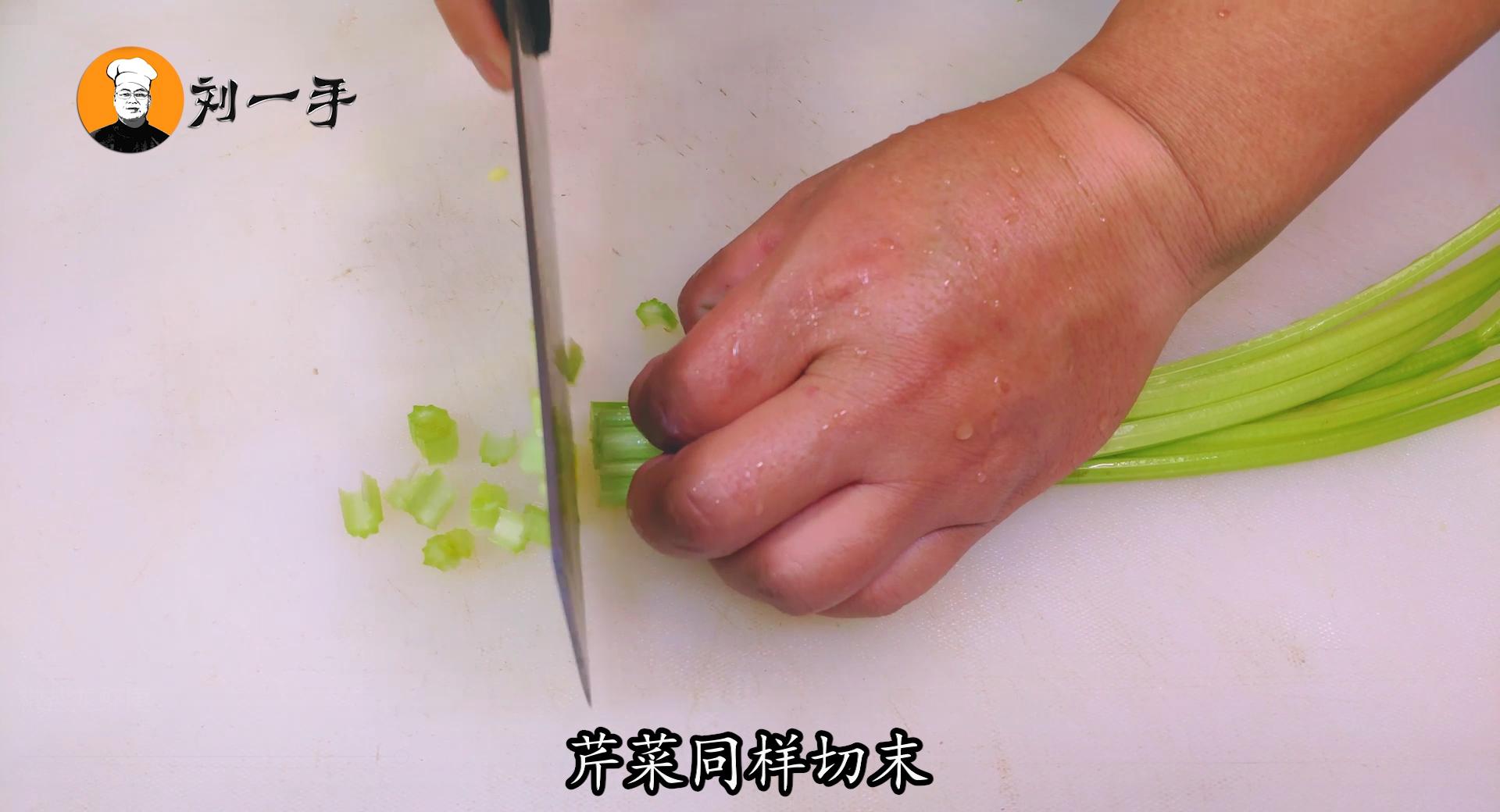 龙虾尾怎么做像饭店里的一样好吃,不用啤酒做超好吃的龙虾尾