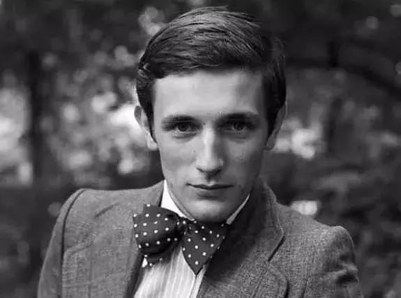 老佛爷的最后一次香奈儿大秀,香奈儿老佛爷早期设计