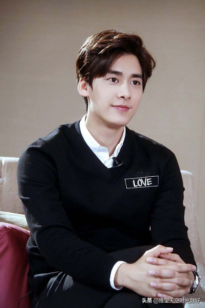 谁的笑容最治愈男明星,有没有治愈系笑容的男明星