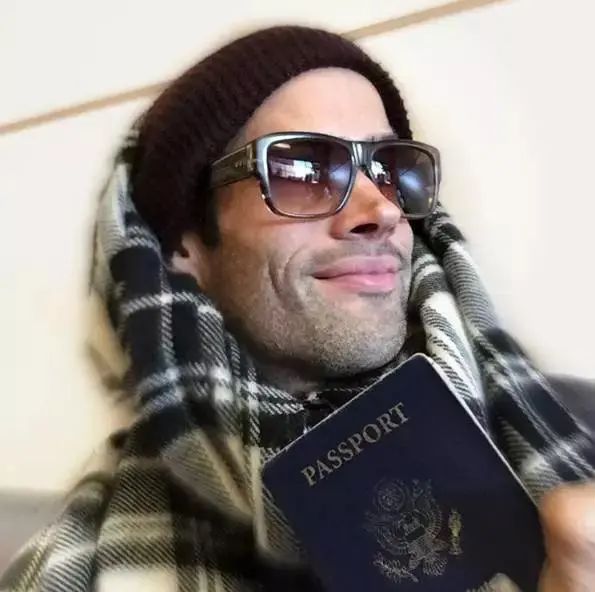 看完这些人,你再也不会觉得男人练瑜伽“娘”了