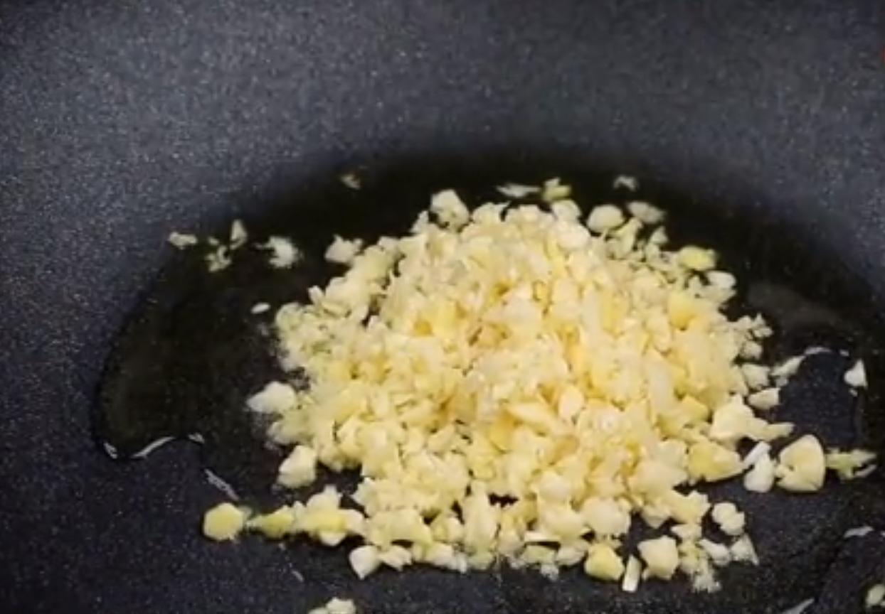 草鱼这样做鲜香入味全家人都爱吃,草鱼这样做鲜香入味非常的下饭