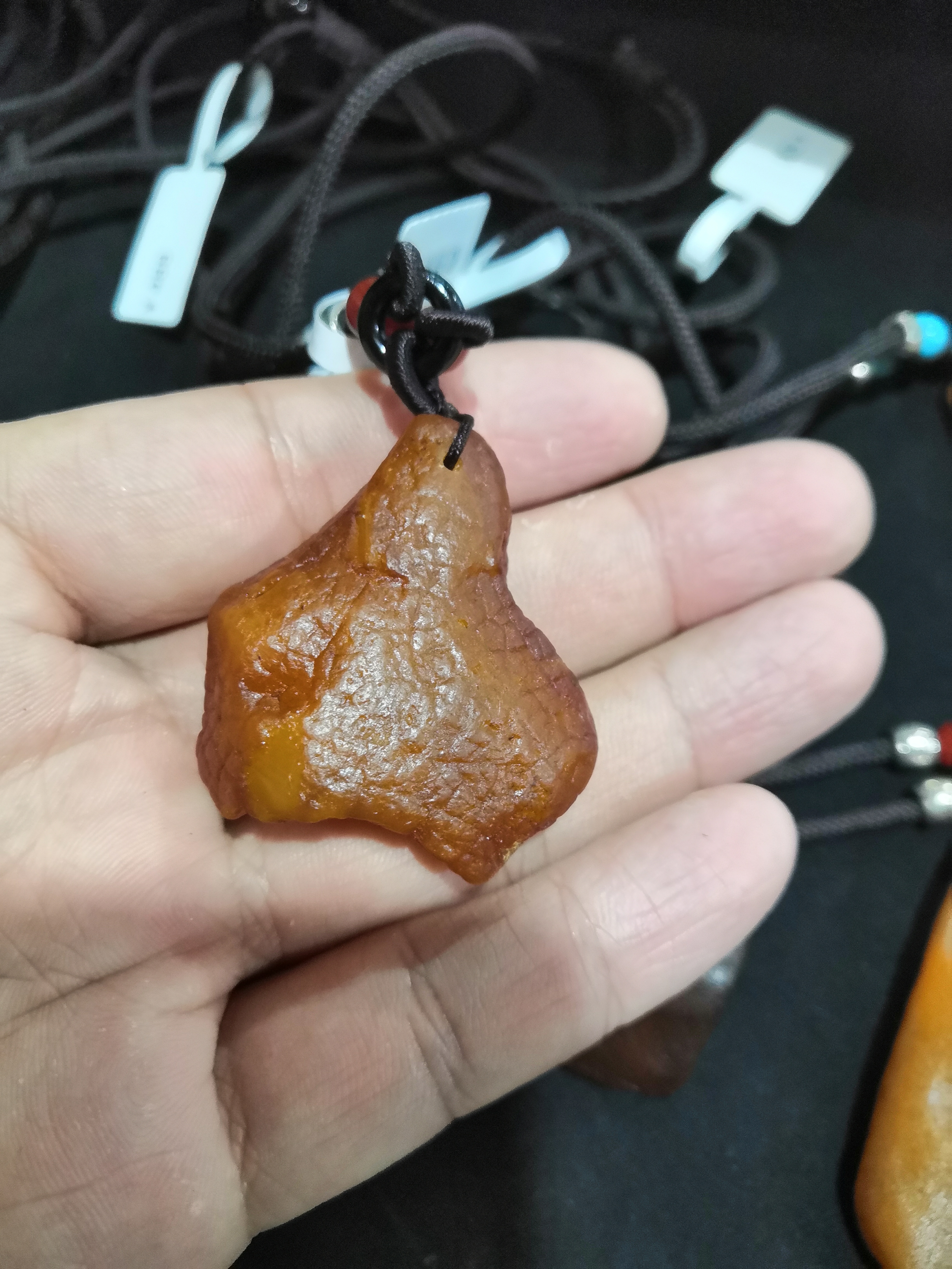 抚顺琥珀蜜蜡鉴别图片,琥珀蜜蜡鉴别方法大揭秘