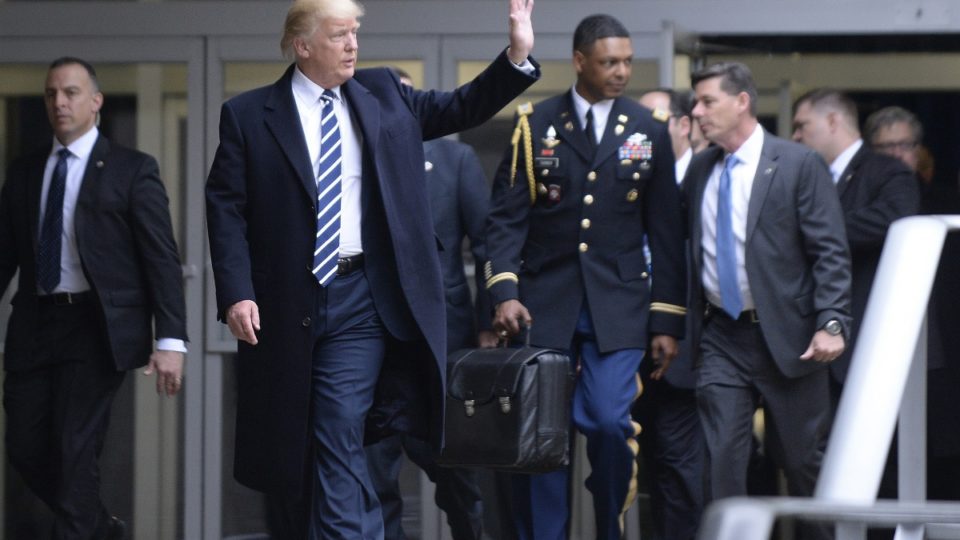 “核按钮”的规矩，如果特朗普要发动核战争，还真没人能拦住他