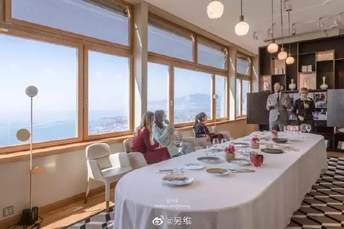 我去学了餐桌礼仪，感受到了满满的阶级差距