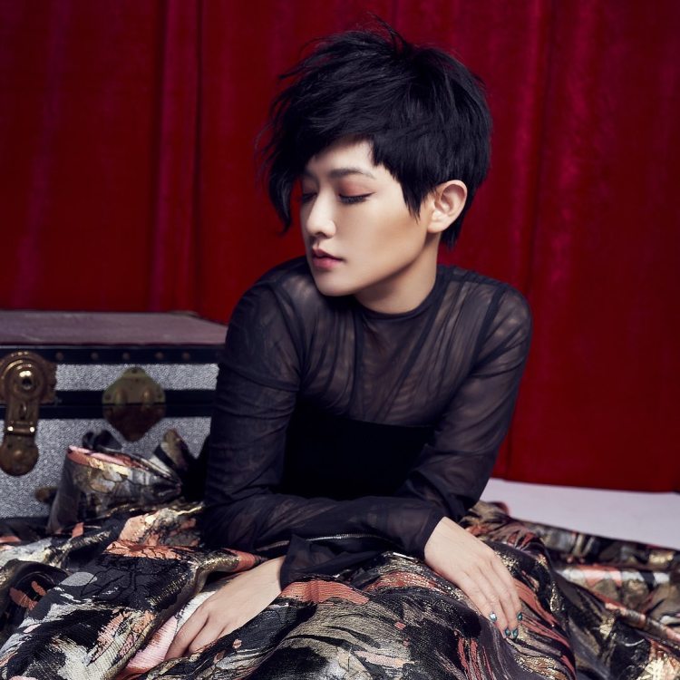 范晓萱怎样走出抑郁,范晓萱42岁却仍有24岁的少女感