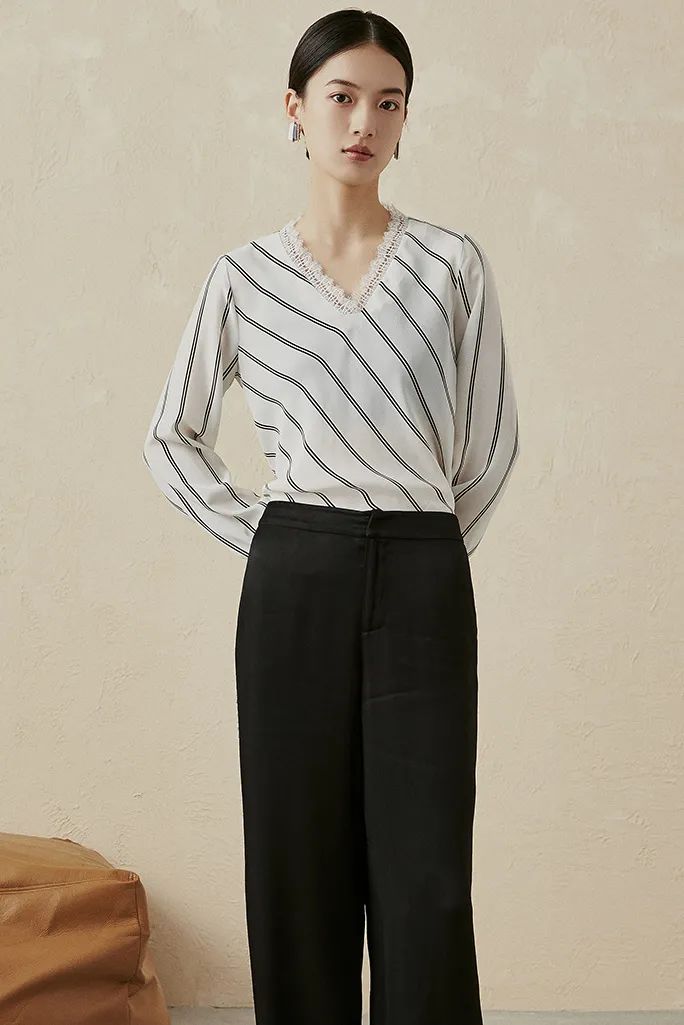 今年流行的衬衫带字母,今年流行衬衫长款花色