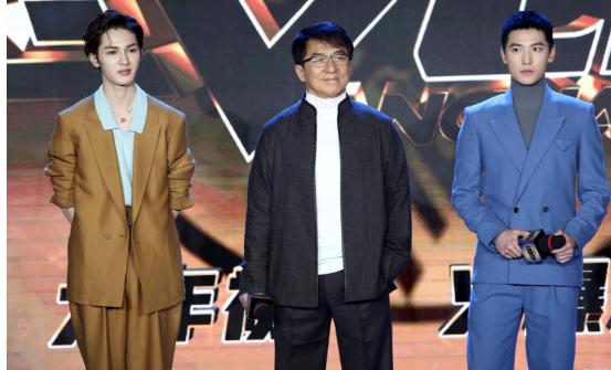 成龙年轻时真能打过李小龙吗,成龙功夫小子打醉拳