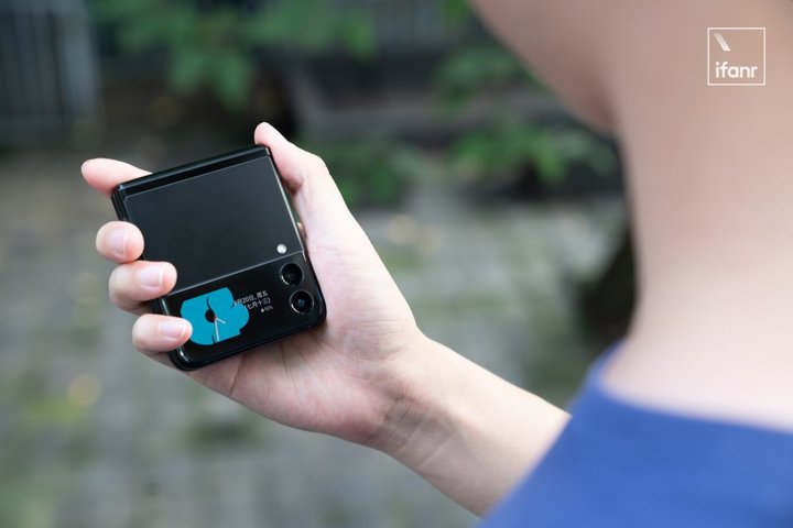 galaxyzflip3折叠模式,galaxyzflip35g折叠屏
