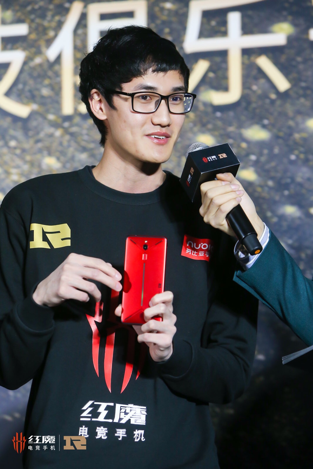 红魔电竞手机和平精英,红魔电竞游戏手机视频