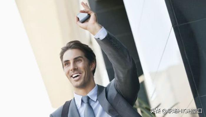 性格内向不怎么交流适合什么工作,性格内向怎么在职场生存