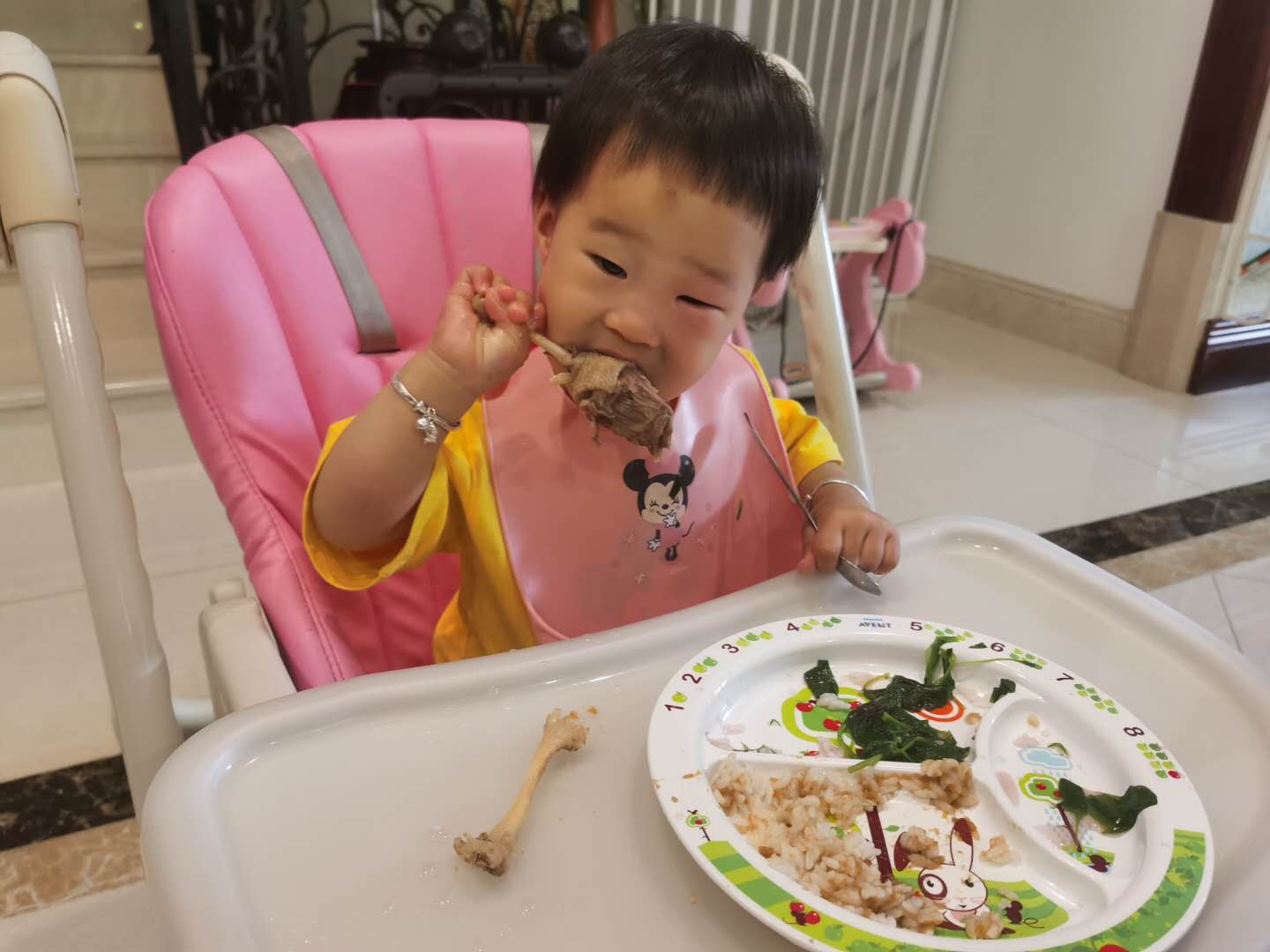 宝宝内热容易烦躁晚上睡不好,宝宝夏季胃口食欲差