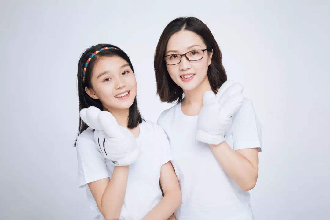 漫展掀女生裙子男生致歉,16岁女孩广东漫展