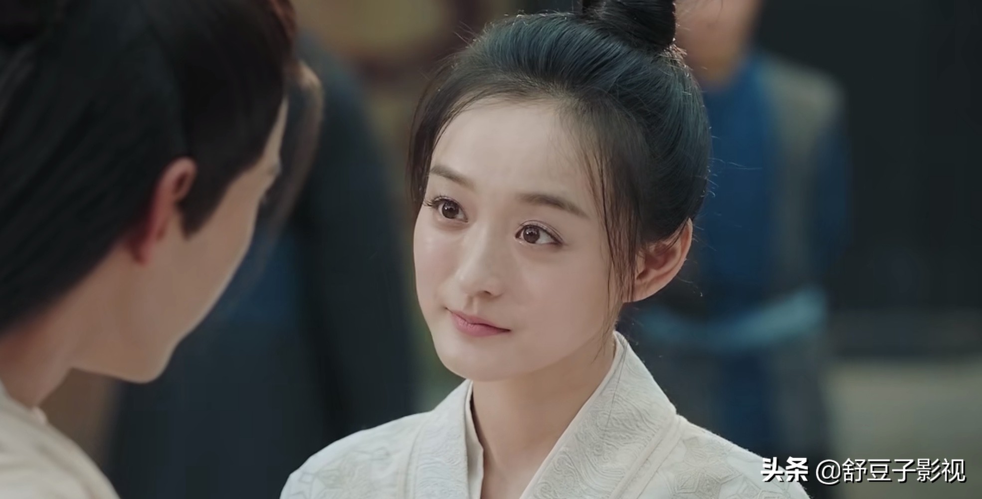 男主帅气得一塌糊涂,男主很帅在女主眼里很丑的小说