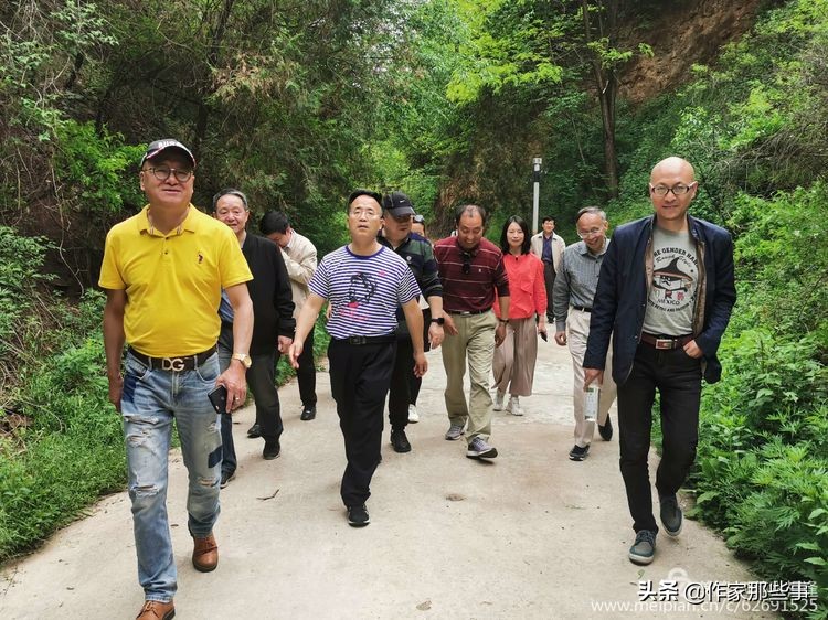 赴一场槐花的邀约——宝鸡作家赴扶风野河山采风