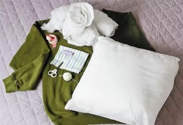 自制宠物狗窝简单,旧衣服怎么给狗狗做个窝