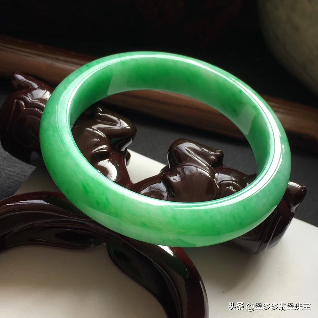 如果你不懂翡翠的“水头”看完这篇文章你就会明白