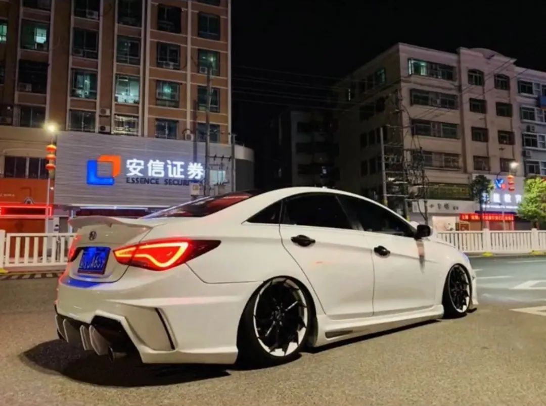 现代索纳塔8代紫色改装,索纳塔8代改装轮廓