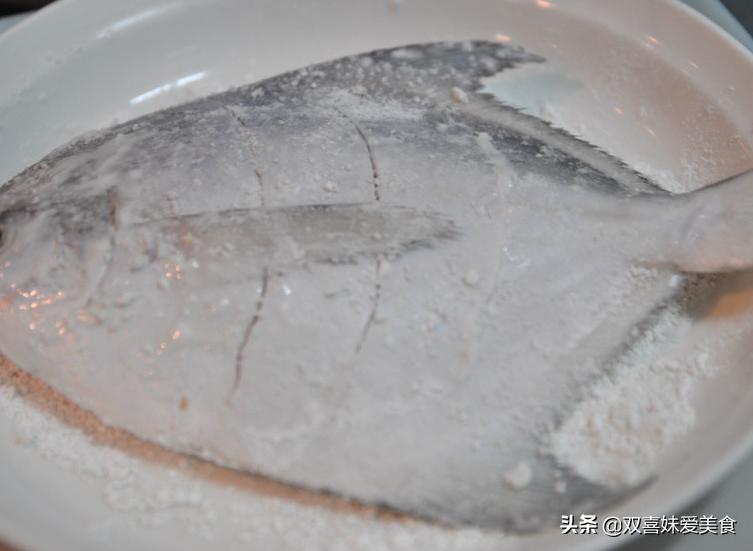 香酥鲳鱼的做法大锅菜,年夜饭必备8道硬菜鲳鱼